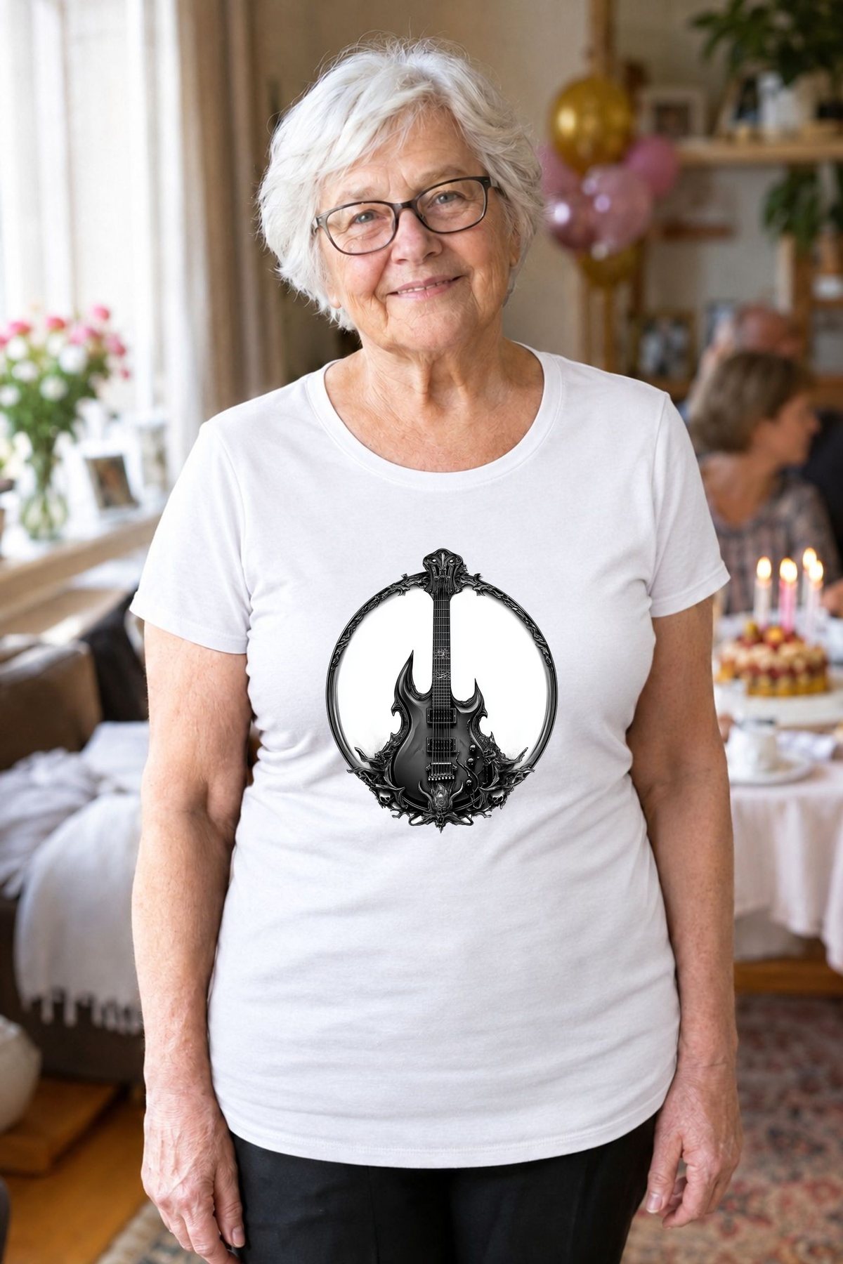 Koszulka damska biała z gitarą Judas Priest, zdjęcie 4