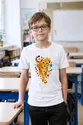 Koszulka z gepardem dla chłopca biała geometryczne kształty, zdjęcie 3