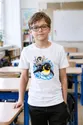 Koszulka z pingwinem cesarskim dla chłopca biała komiksowa scena, zdjęcie 4