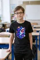 Koszulka z megalodonem dla chłopca czarna kosmiczna scena z gwiazdami, zdjęcie 4