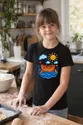 Koszulka z łódką rysunek dla dziewczynki czarna kredkami, zdjęcie 6