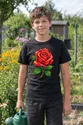 Koszulka dla chłopca z różą czarna z kolorowych kropek, zdjęcie 6