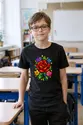 Koszulka z różą dla chłopca czarna witrażowy efekt dla dzieci, zdjęcie 8