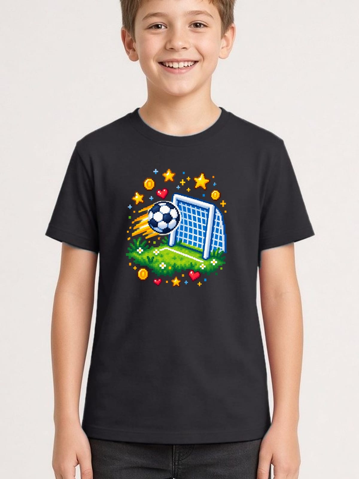 Koszulka dla chłopca z piłką nożną czarna pixel art, zdjęcie 1