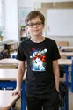 Koszulka z bałwanem dla chłopca czarna komiksowa akcja rzutu śnieżką, zdjęcie 7