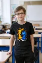Koszulka z szachami dla chłopca czarna komiksowa dynamika, zdjęcie 3