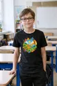 Koszulka z trąbką w odznace dla chłopca czarna okrągła kompozycja, zdjęcie 4