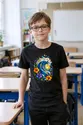 Koszulka z wielką falą dla chłopca czarna witrażowa mozaika, zdjęcie 6