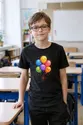 Koszulka z balonami dla chłopca czarna z kolorowych kropek, zdjęcie 4