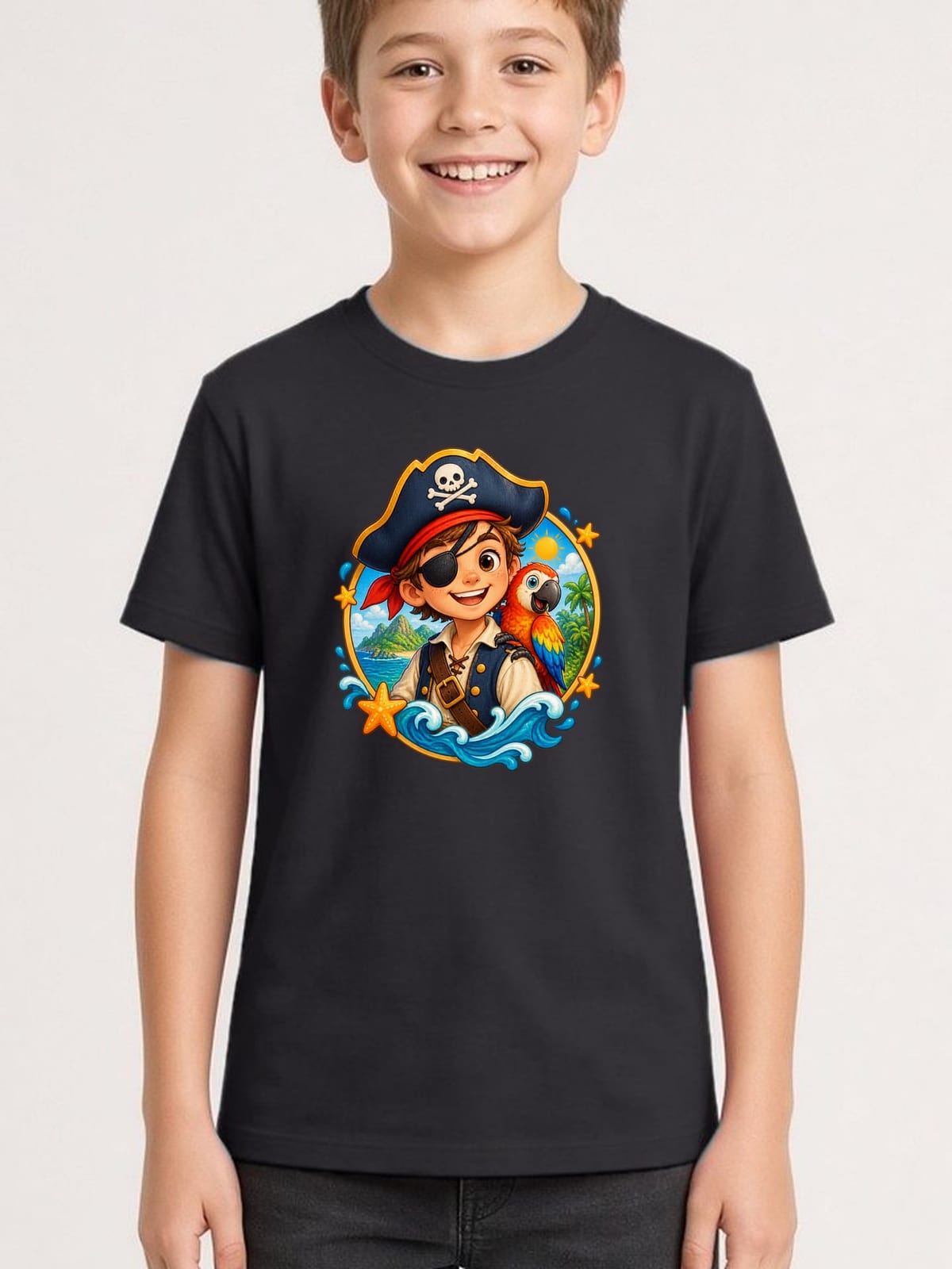 Koszulka z piratem dla chłopca czarna okrągła scena odznaki