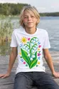 Koszulka z narysowaną konwalią dla chłopca biała rysunek kredkami, zdjęcie 4