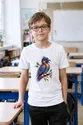 Koszulka z krukiem dla chłopca biała z kolorowych kropek, zdjęcie 3
