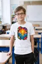 Koszulka z zachodem słońca witrażowa dla chłopca biała efekt witrażowego, zdjęcie 8