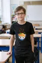 Koszulka z ramenem w kropki dla chłopca czarna z kolorowych kropek, zdjęcie 7