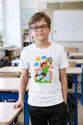 Koszulka z bramkarzem rysunek dla chłopca biała kredkami, zdjęcie 4