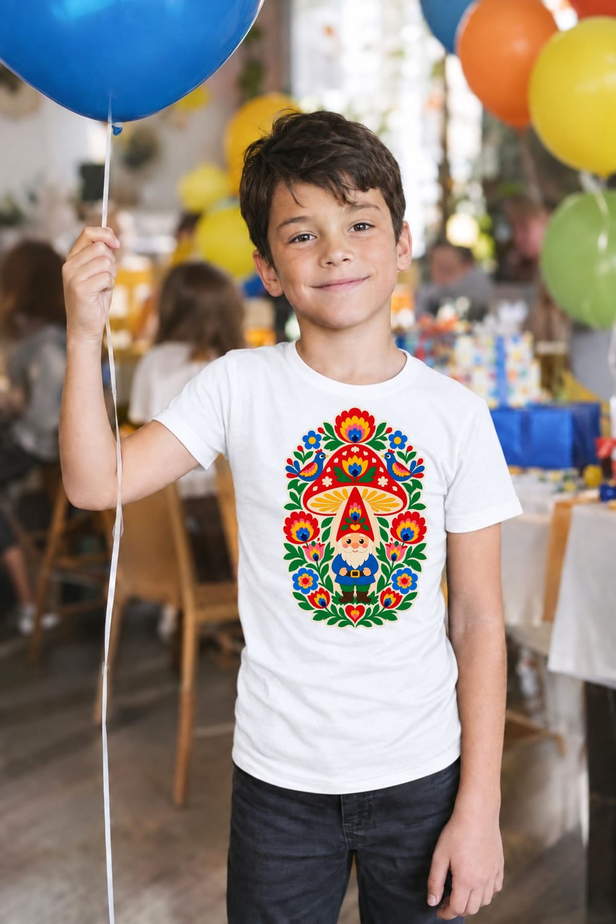 Koszulka ze skrzatem w lesie dla chłopca biała ludowa wycinanka, zdjęcie 8