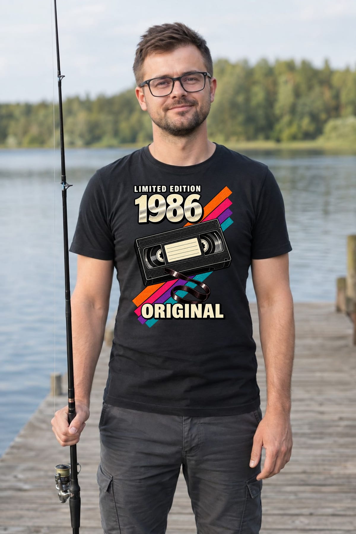 Koszulka męska czarna na 40 urodziny rocznik 1986 kaseta VHS prezent, zdjęcie 5