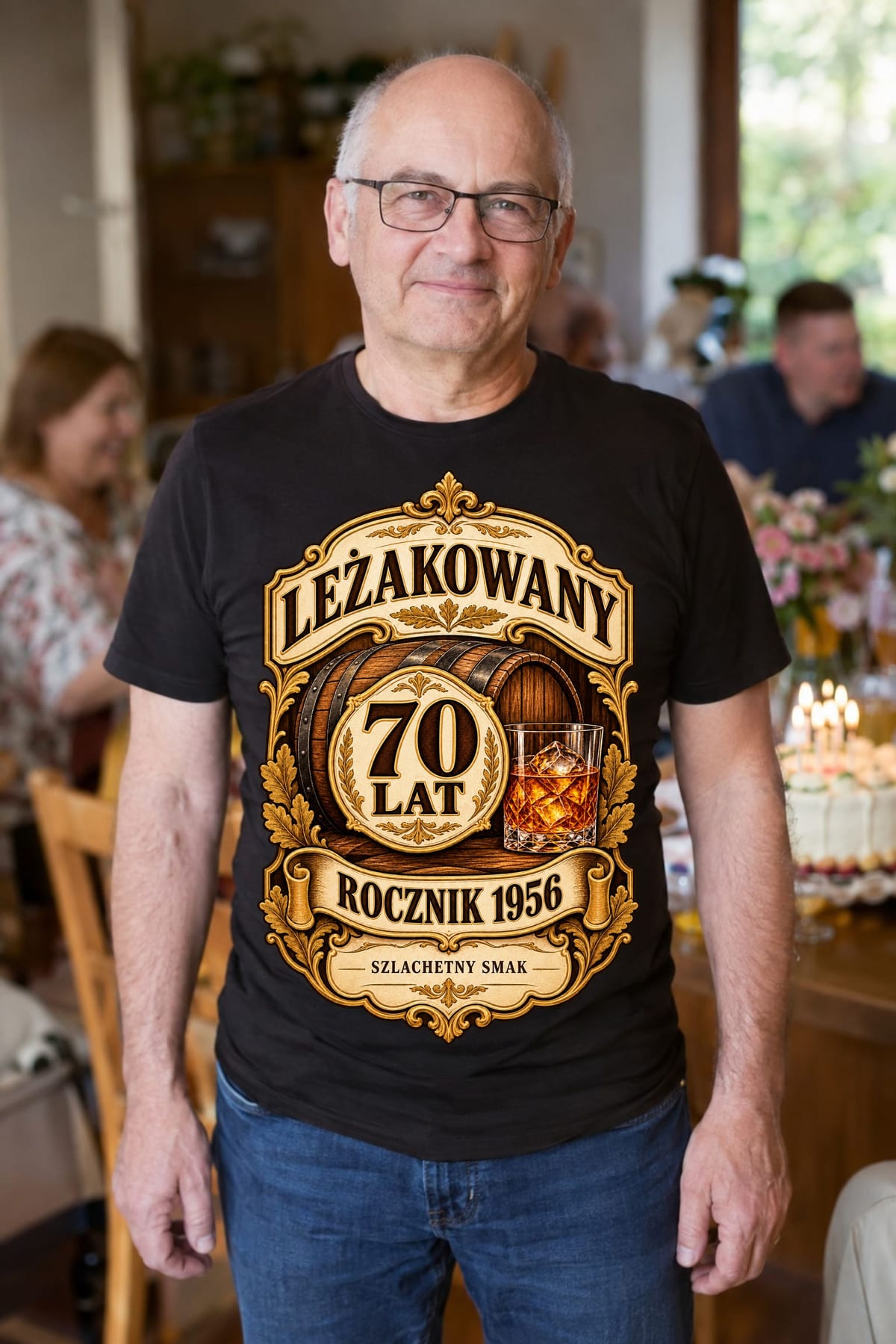 Czarna wersja tej koszulki