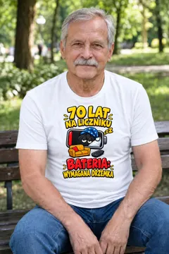 Koszulka męska biała na 70 urodziny bateria wymagana drzemka prezent
