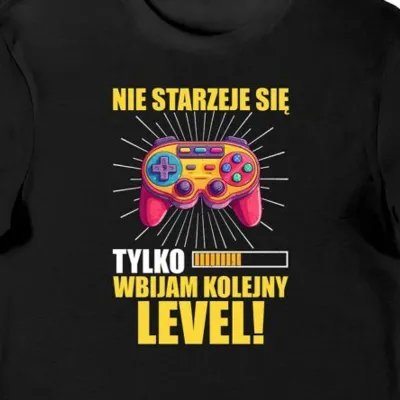 Koszulka męska dla gracza ''Nie starzeje się - wbijam kolejny level" czarna