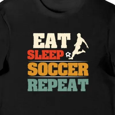 Koszulka męska dla piłkarza z napisem "Eat, sleep, soccer, repeat" czarna
