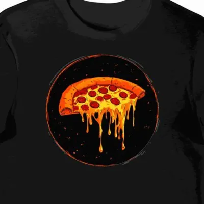 Koszulka męska czarna z motywem topniejącej, ociekającej pizzy w pomarańczowej ramce