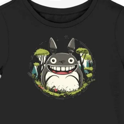 Koszulka damska czarna z motywem Totoro i uśmiechu
