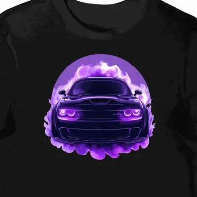 Koszulka męska czarna z nadrukiem fioletowego Dodge'a