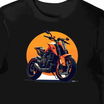 Koszulka męska czarna Zawadiacka Sylwetka Motocykla w Promieniach Słońca