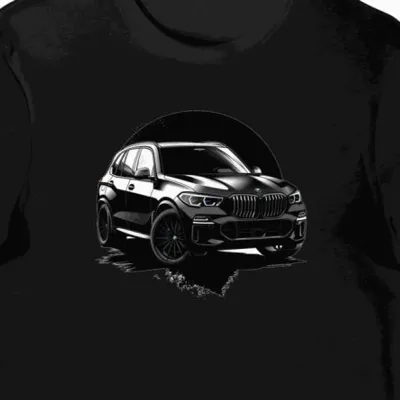 Koszulka męska czarna z dynamicznym SUV-em BMW w cieniu