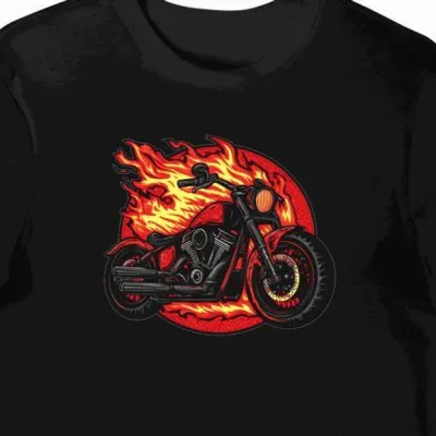 Koszulka męska czarna z Emblemą Motokultury i Ognistymi Szwami