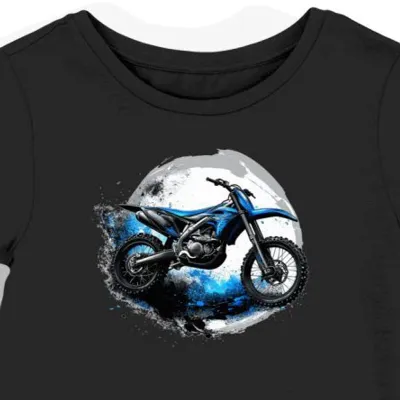 Koszulka damska czarna z szykownym motorem wyścigowym Yamaha
